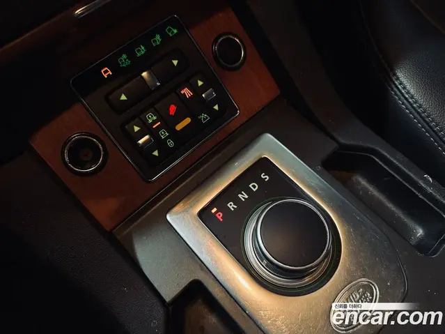 Land Rover Discovery 2012 3.0 автомат (гидро), миниатюра 9