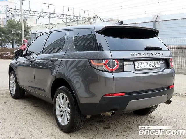 Land Rover Discovery Sport 2018 2.0 автомат (гидро), миниатюра 3