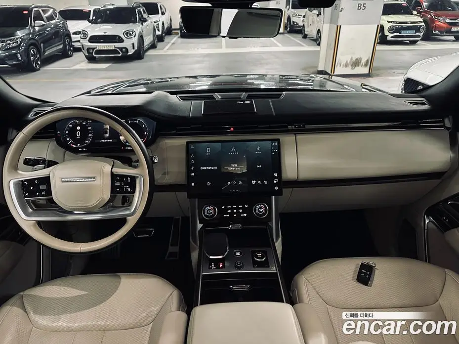 Land Rover Range Rover 2023 4.4 автомат (гидро), фото 12