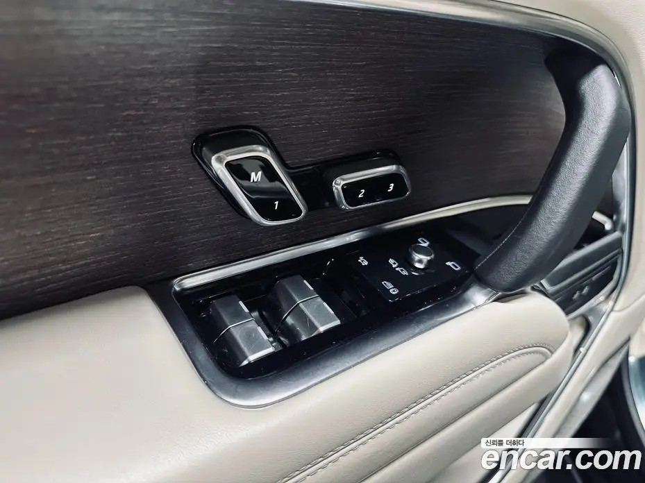 Land Rover Range Rover 2023 4.4 автомат (гидро), фото 13