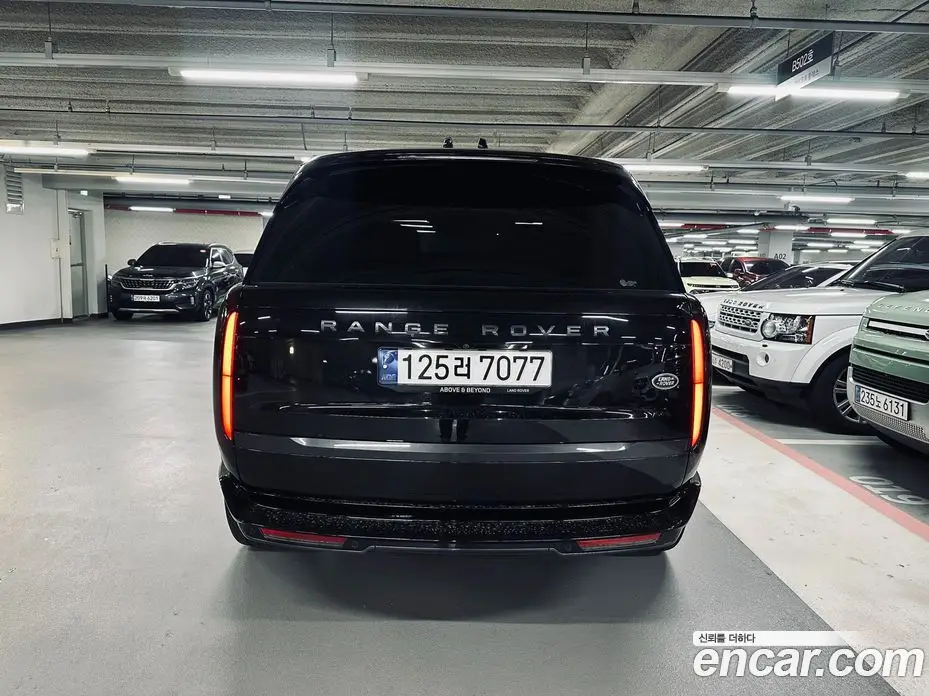 Land Rover Range Rover 2023 4.4 автомат (гидро), фото 5