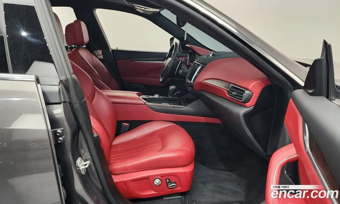 Maserati Levante 2018 3.0 автомат (гидро), фото 16 Maserati Levante 2018 3.0 автомат (гидро), фото 16