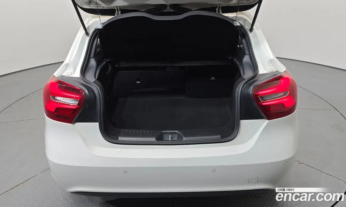 Mercedes-Benz A-Class 2017 1.6 гидро, фото 16