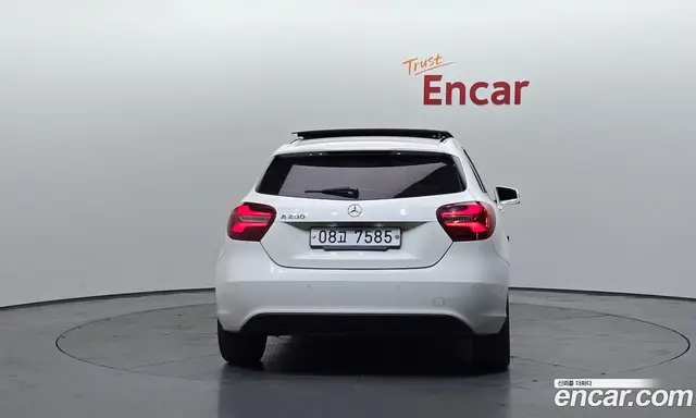 Mercedes-Benz A-Class 2017 1.6 гидро, миниатюра 4