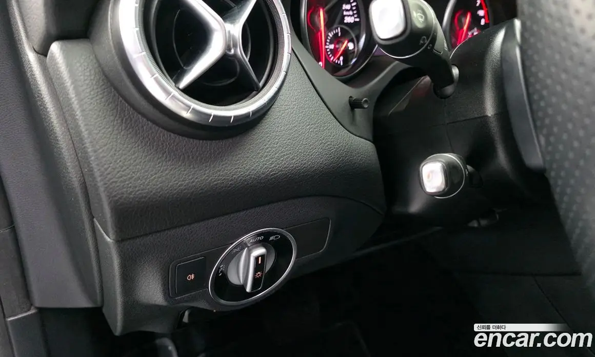 Mercedes-Benz CLA-Class 2017 2.0 гидро, фото 14 Mercedes-Benz CLA-Class 2017 2.0 гидро, фото 14