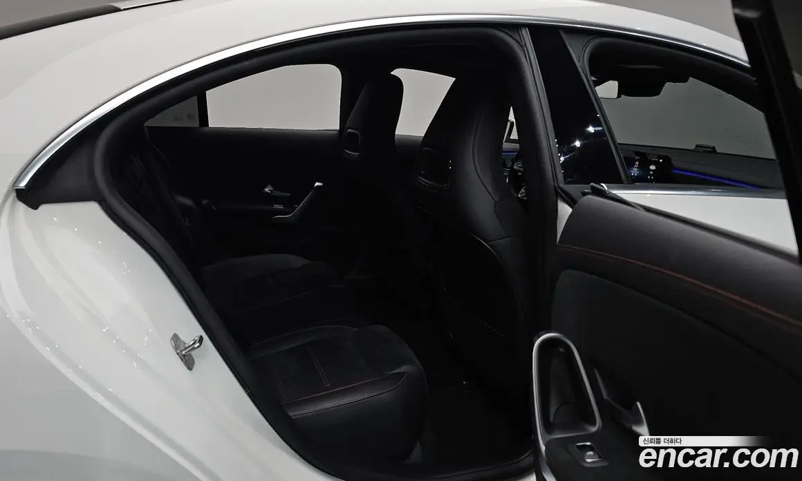 Mercedes-Benz CLA-Class 2023 2.0 гидро, фото 17