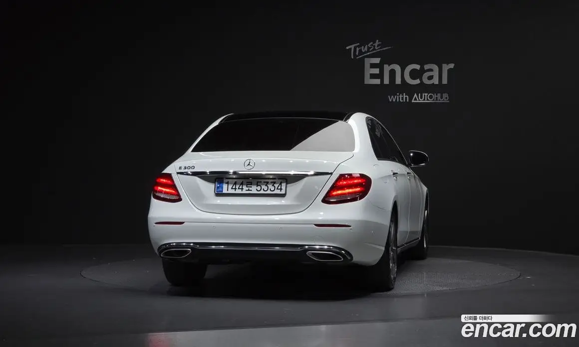 Mercedes-Benz E-Class 2016 2.0 автомат (гидро), фото 4