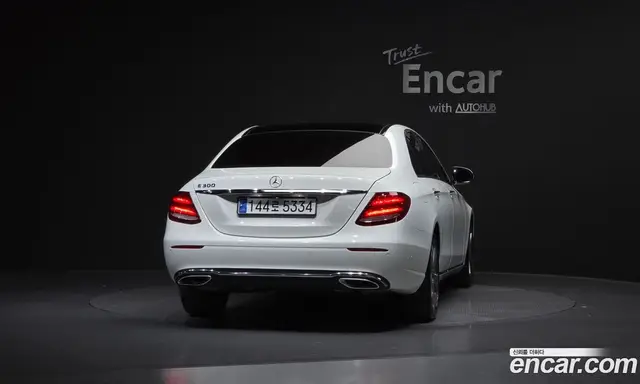 Mercedes-Benz E-Class 2016 2.0 автомат (гидро), миниатюра 4