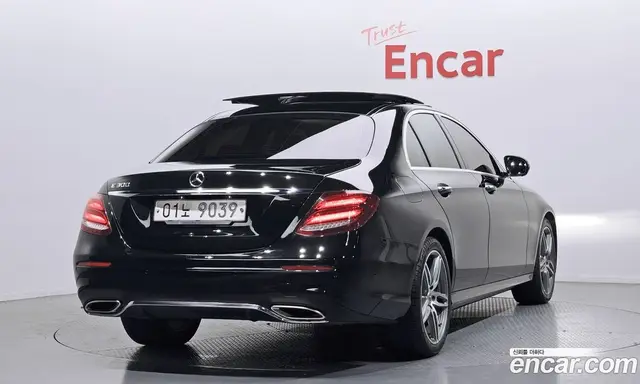 Mercedes-Benz E-Class 2017 2.0 автомат (гидро), миниатюра 2
