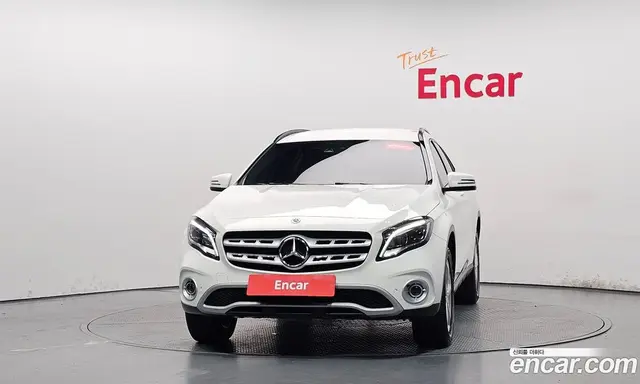 Mercedes-Benz GLA-Class 2019 2.0 гидро, миниатюра 2