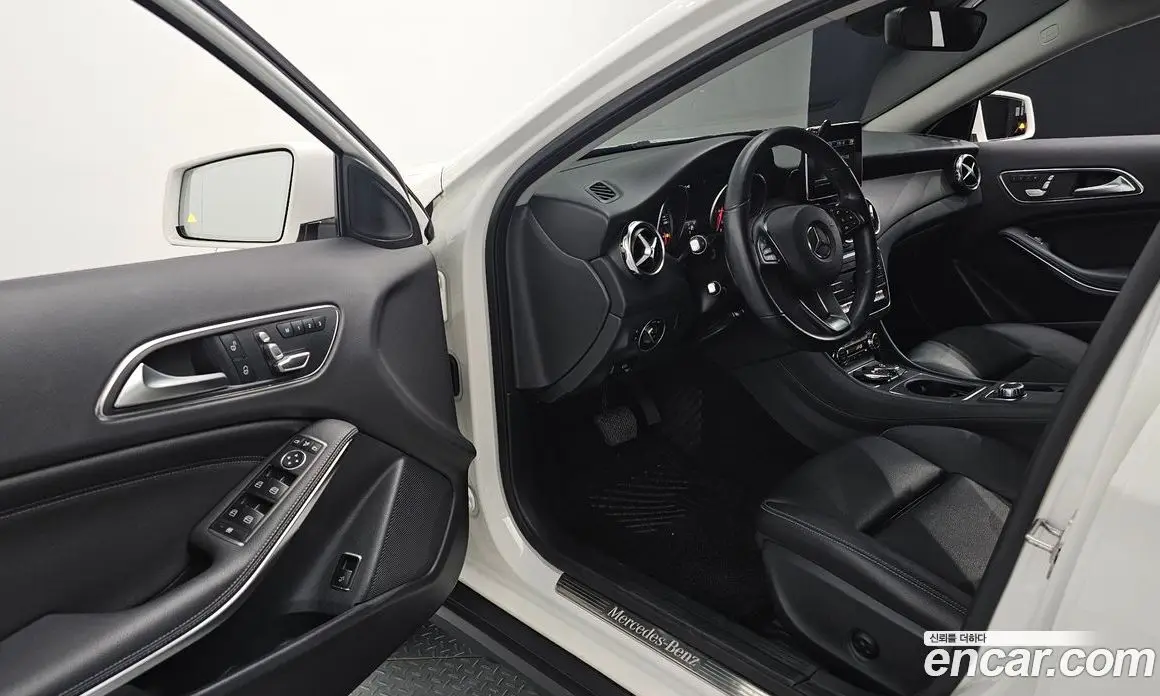 Mercedes-Benz GLA-Class 2019 2.0 гидро, фото 16