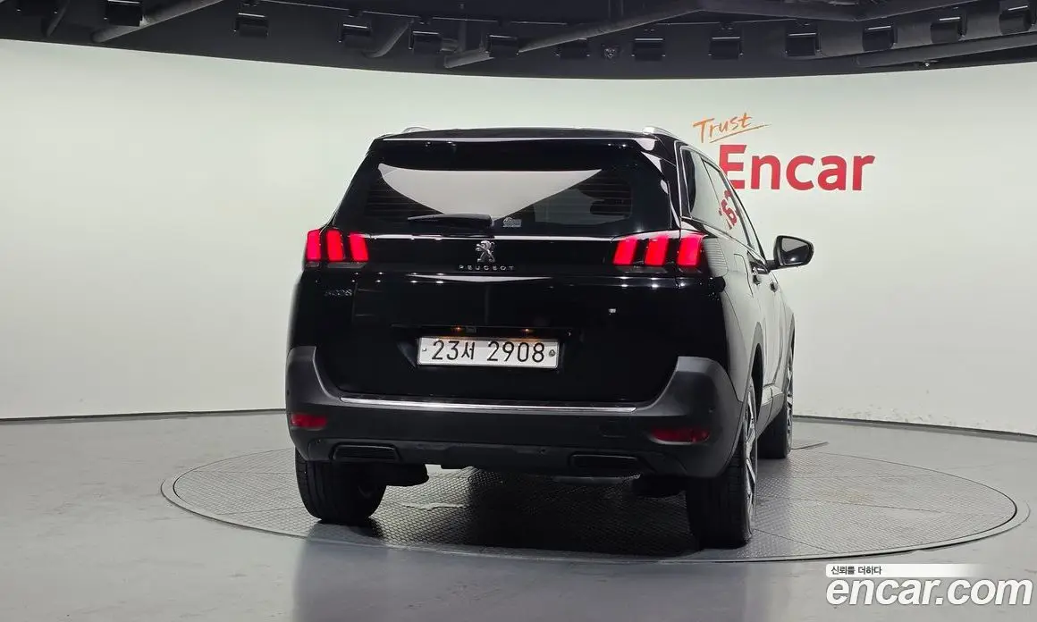 Peugeot 5008 2017 1.6 автомат (гидро), фото 4