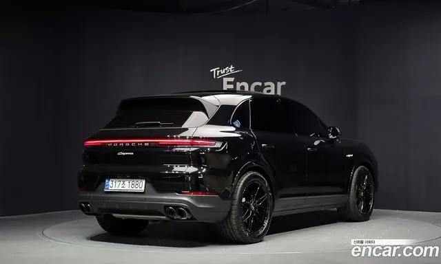 Porsche Cayenne 2024 3.0 автомат (гидро), миниатюра 2
