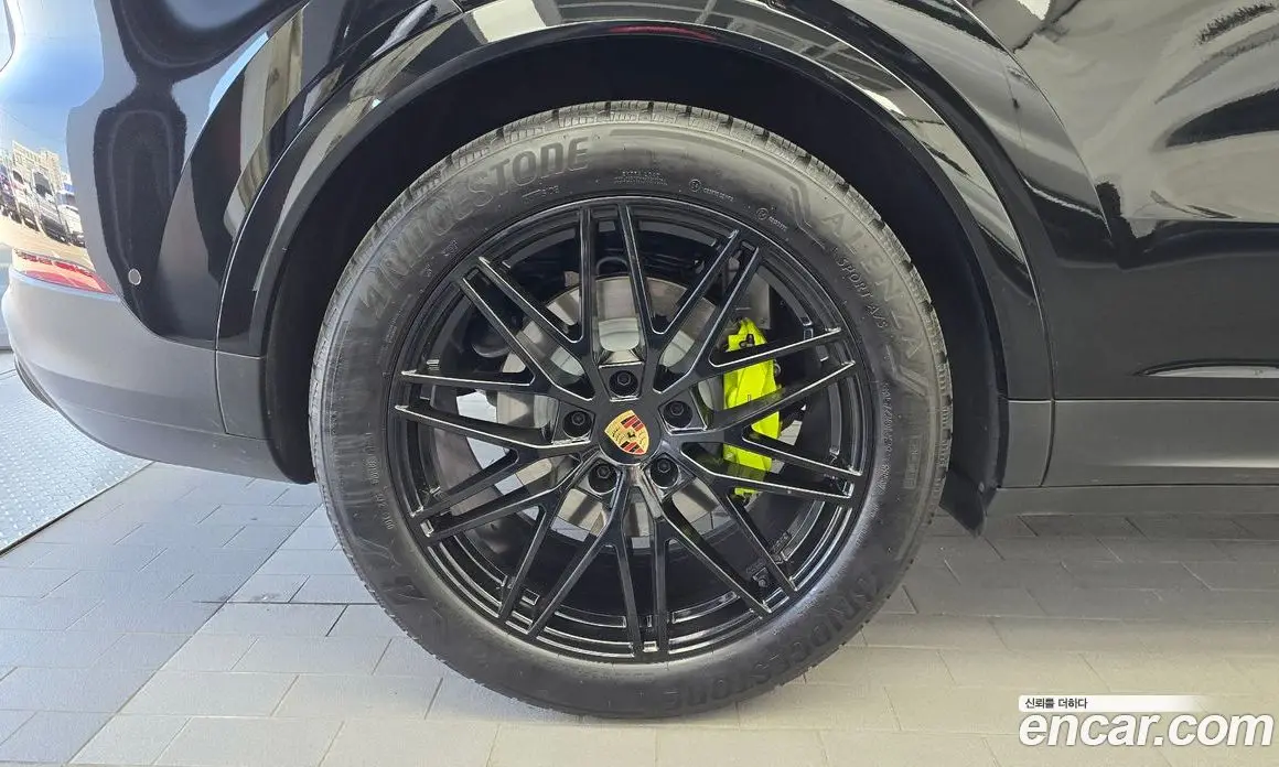 Porsche Cayenne 2024 3.0 автомат (гидро), фото 5