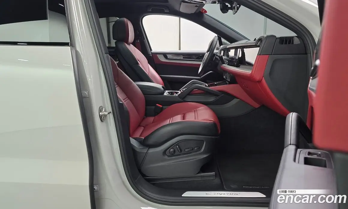 Porsche Cayenne 2024 3.0 автомат (гидро), фото 16