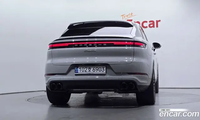 Porsche Cayenne 2024 3.0 автомат (гидро), миниатюра 4