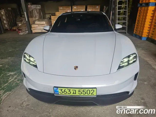 Porsche Taycan, 2025, 25 200 км