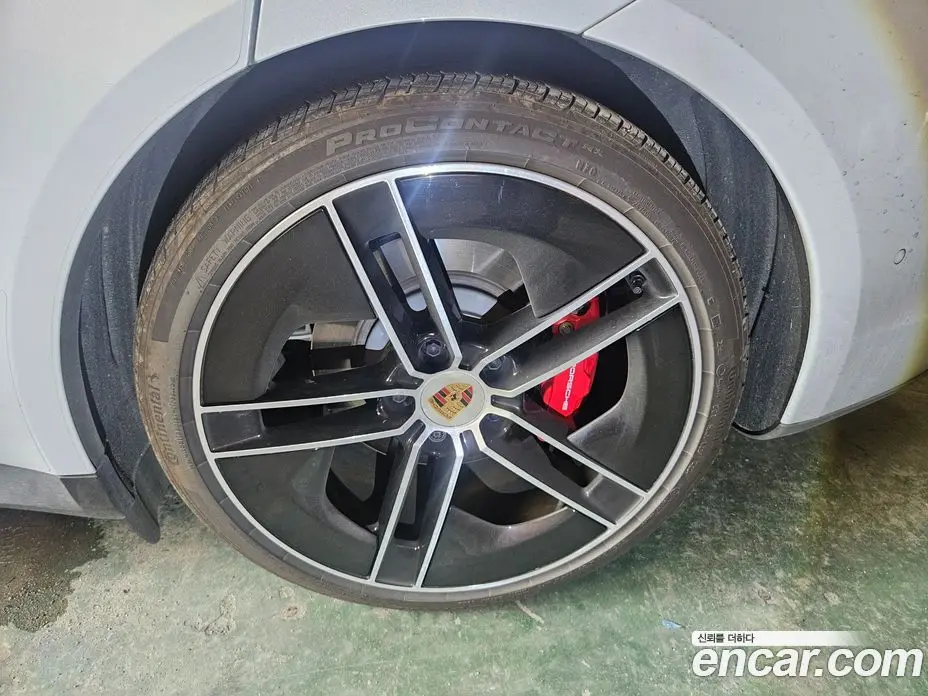 Porsche Taycan 2025 0.1 автомат (гидро), фото 5
