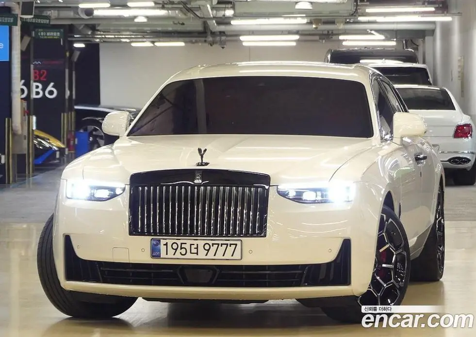Rolls-Royce Ghost 2025 6.8 автомат (гидро), фото 1 Rolls-Royce Ghost 2025 6.8 автомат (гидро), фото 1