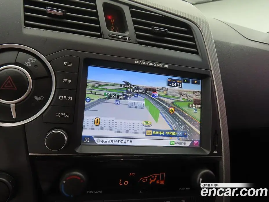 SsangYong Korando 2013 2.0 автомат (гидро), фото 13