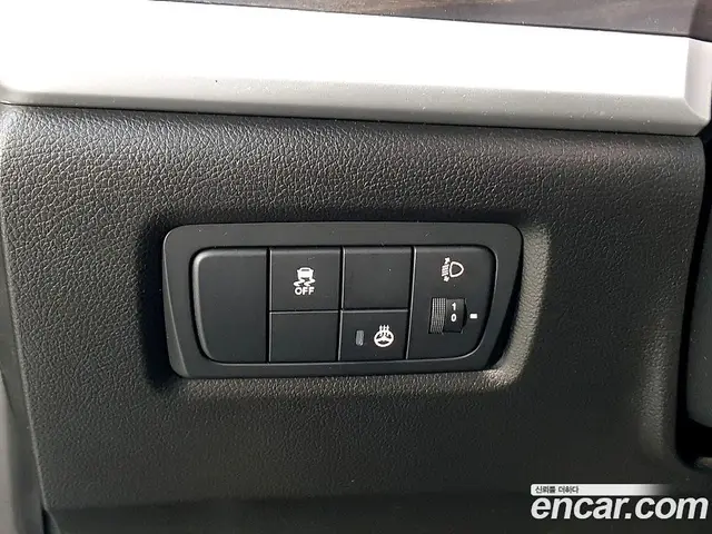 SsangYong Korando 2015 2.0 автомат (гидро), миниатюра 10
