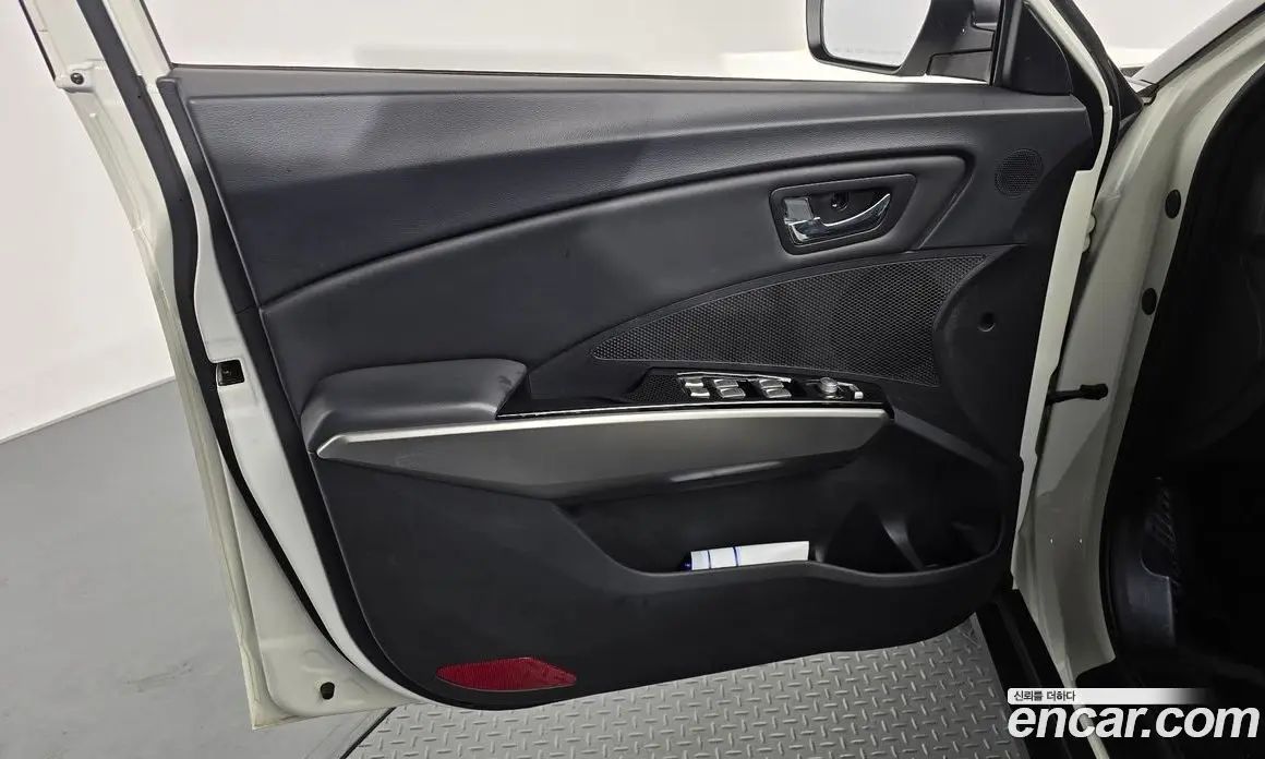 SsangYong TIBOLI 2015 1.6 автомат (гидро), фото 13