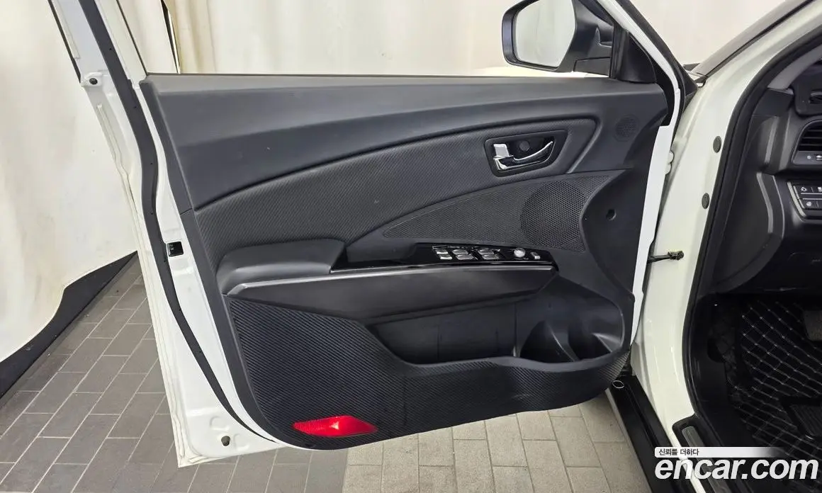 SsangYong TIBOLI 2017 1.6 автомат (гидро), фото 14