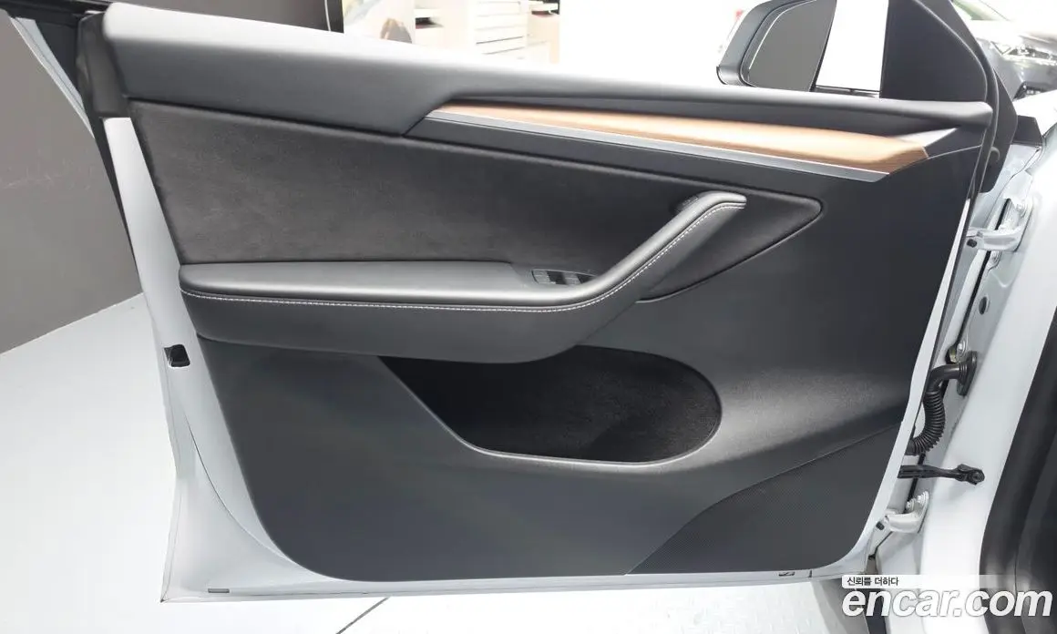 Tesla Model Y 2024 0.2 автомат (гидро), фото 14 Tesla Model Y 2024 0.2 автомат (гидро), фото 14