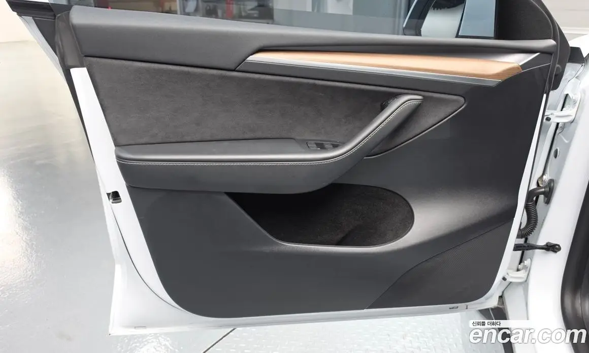 Tesla Model Y 2024 0.2 автомат (гидро), фото 15 Tesla Model Y 2024 0.2 автомат (гидро), фото 15