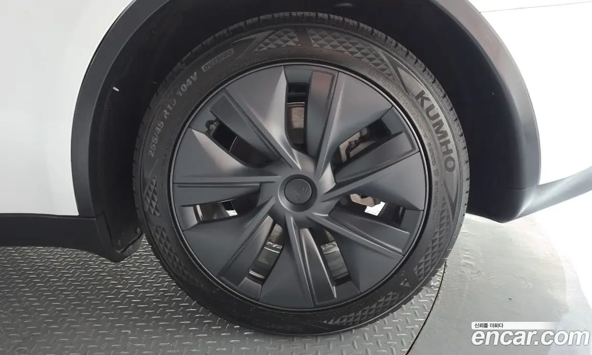 Tesla Model Y 2024 0.2 автомат (гидро), фото 7 Tesla Model Y 2024 0.2 автомат (гидро), фото 7