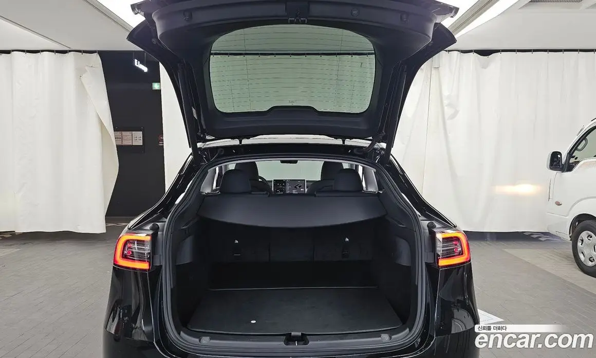 Tesla Model Y 2024 0.2 автомат (гидро), фото 27 Tesla Model Y 2024 0.2 автомат (гидро), фото 27