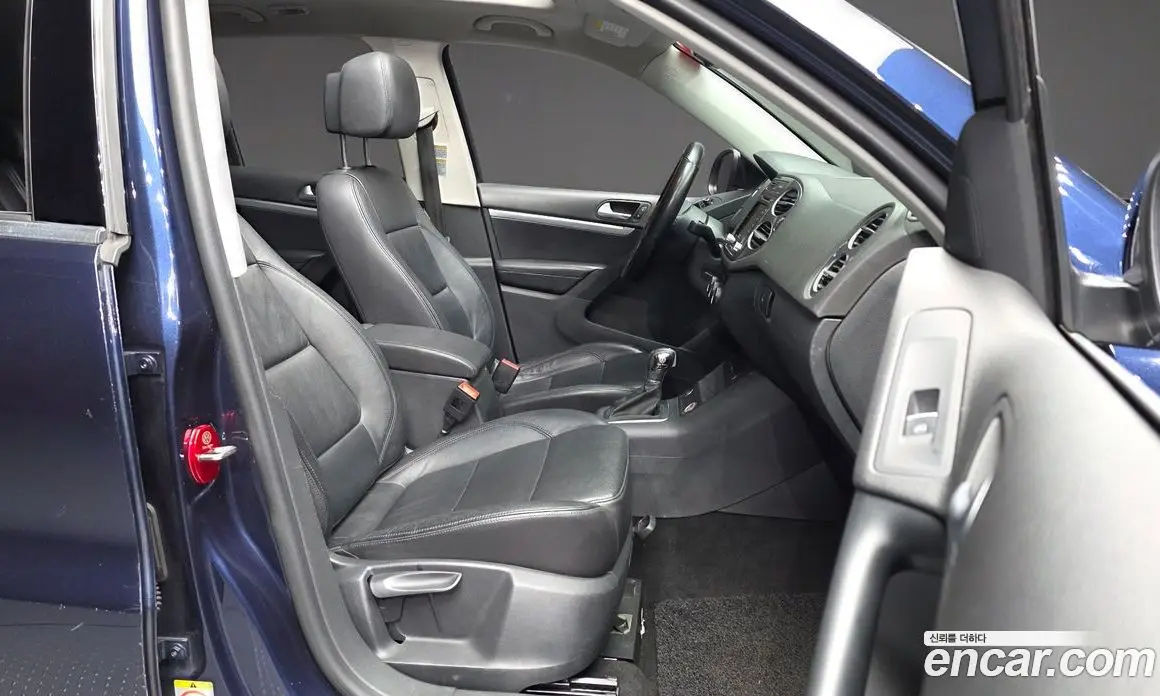Volkswagen Tiguan 2015 2.0 автомат (гидро), фото 11