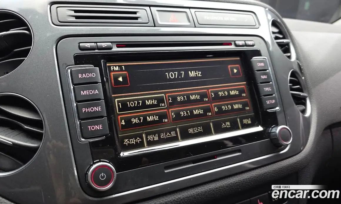 Volkswagen Tiguan 2015 2.0 автомат (гидро), фото 14