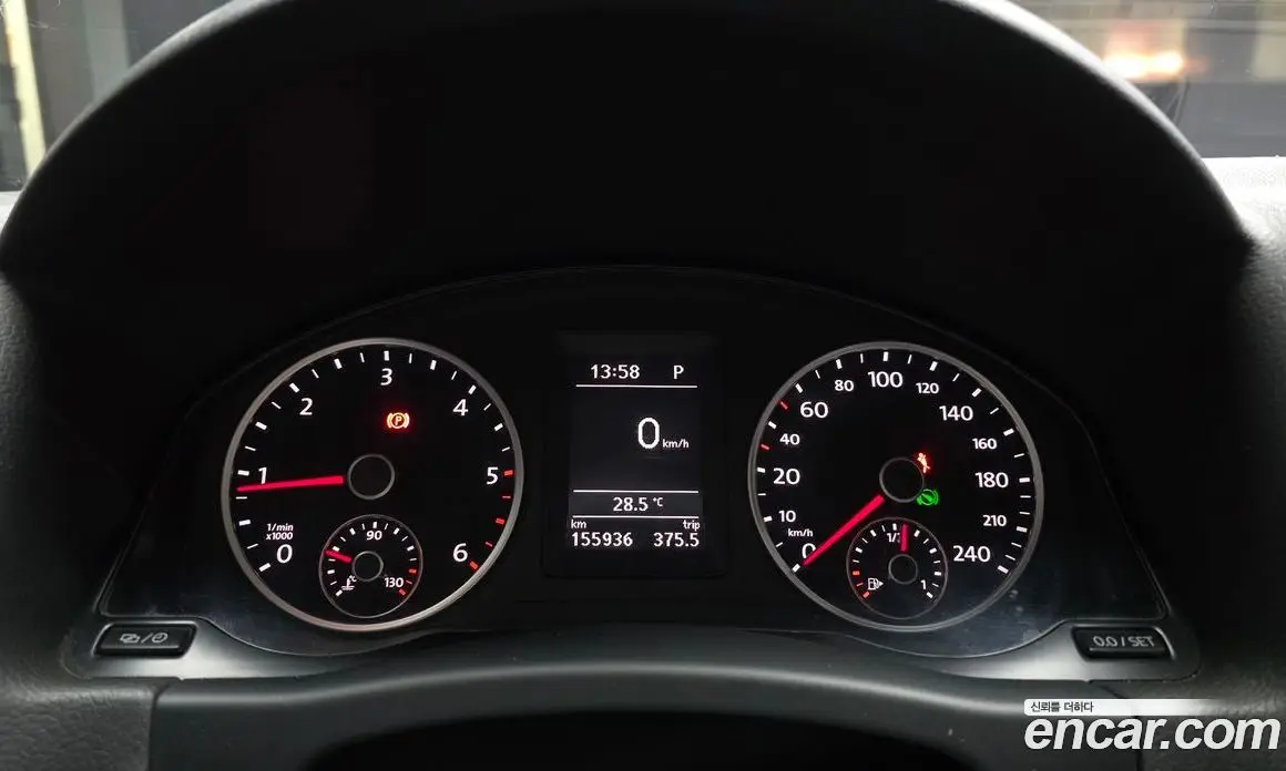 Volkswagen Tiguan 2015 2.0 автомат (гидро), фото 8