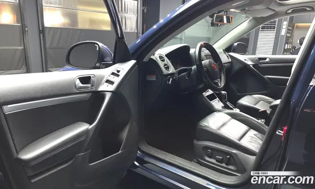 Volkswagen Tiguan 2015 2.0 автомат (гидро), миниатюра 10