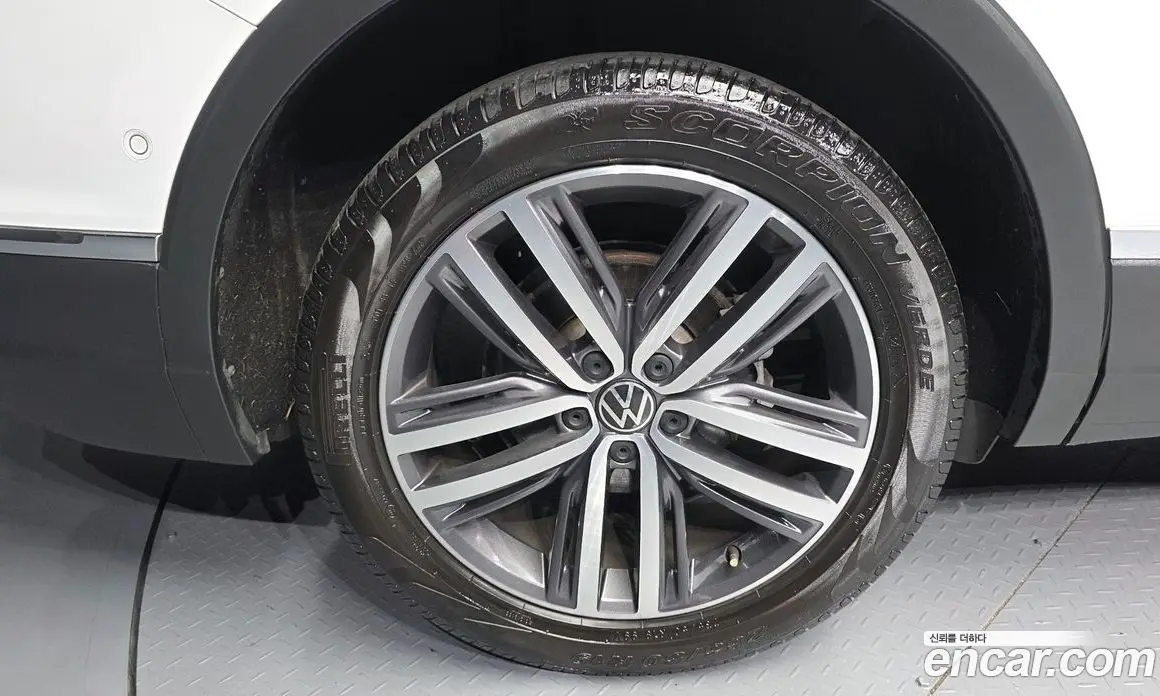 Volkswagen Tiguan 2022 2.0 автомат (гидро), фото 5