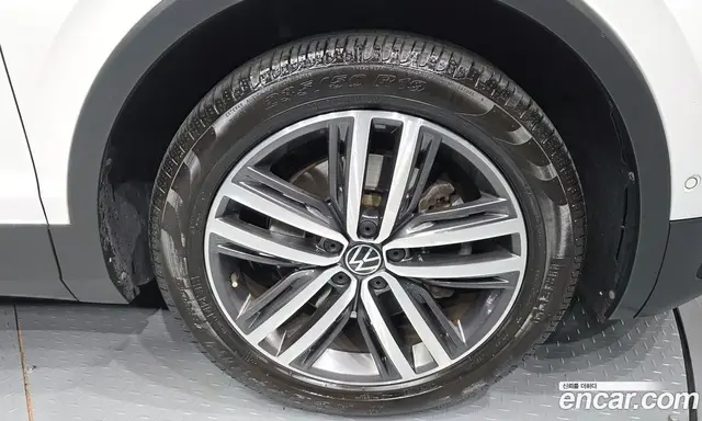 Volkswagen Tiguan 2022 2.0 автомат (гидро), миниатюра 7