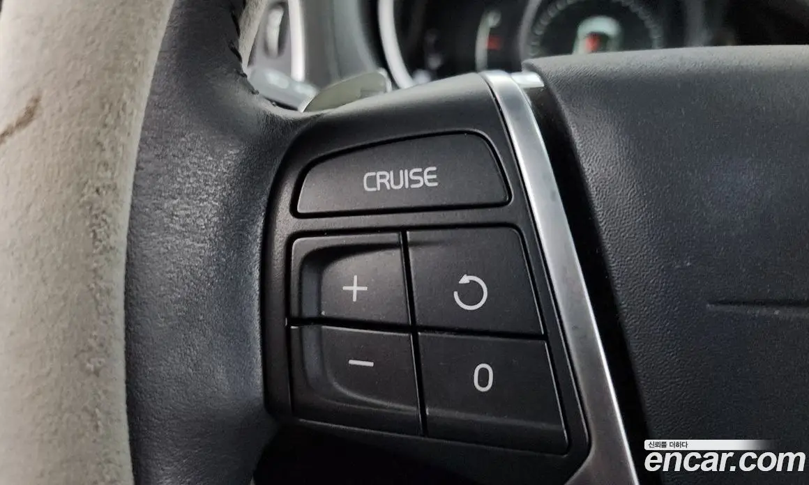 Volvo V40 2017 2.0 автомат (гидро), фото 23