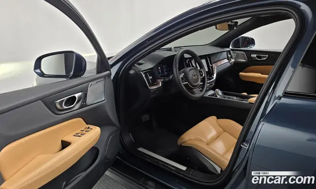 Volvo V60 2023 2.0 автомат (гидро), миниатюра 12