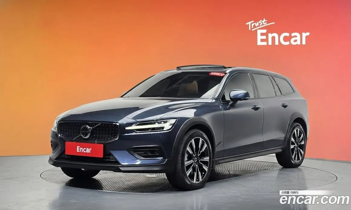 Volvo V60 2023 2.0 автомат (гидро), фото 34