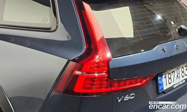 Volvo V60 2023 2.0 автомат (гидро), миниатюра 8