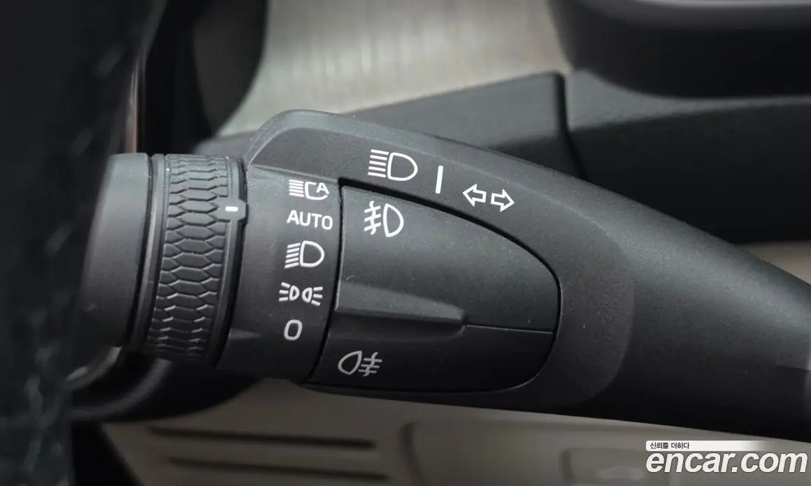 Volvo XC40 2023 2.0 автомат (гидро), фото 29