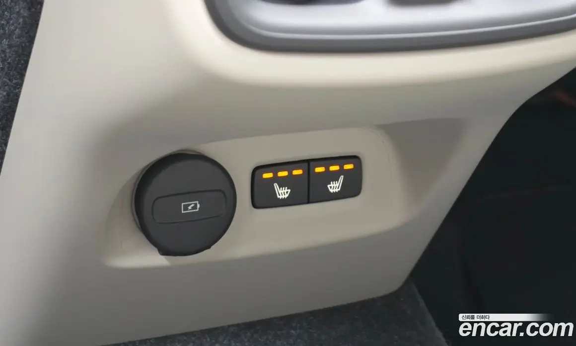 Volvo XC40 2023 2.0 автомат (гидро), фото 30