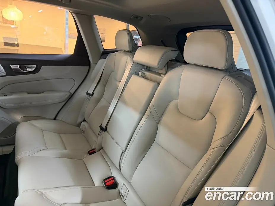 Volvo XC60 2026 2.0 автомат (гидро), фото 11