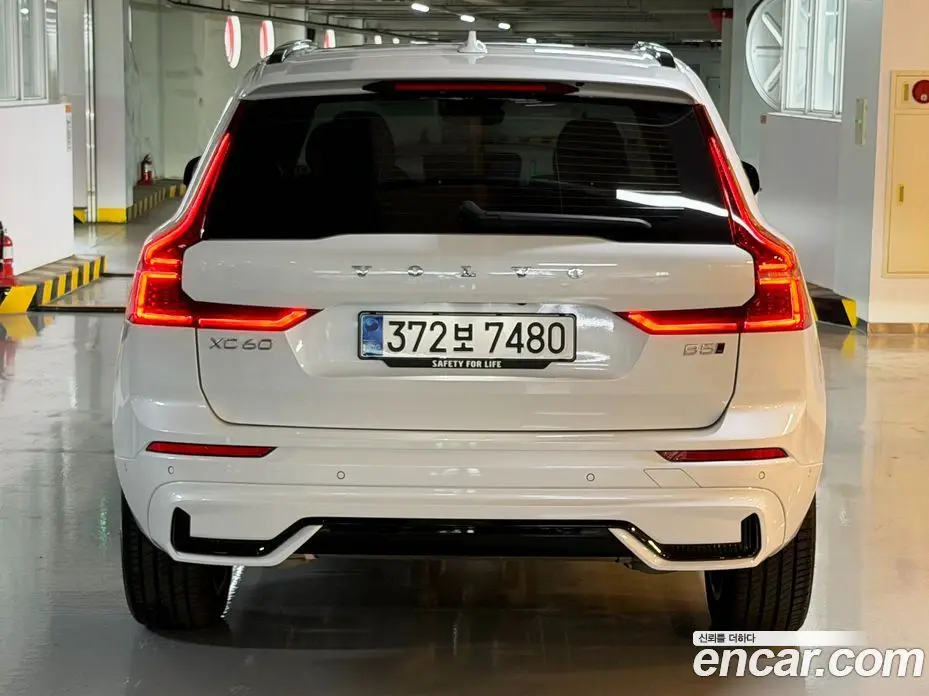 Volvo XC60 2026 2.0 автомат (гидро), фото 4