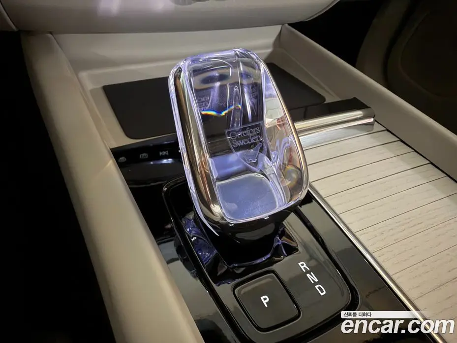 Volvo XC60 2026 2.0 автомат (гидро), фото 9