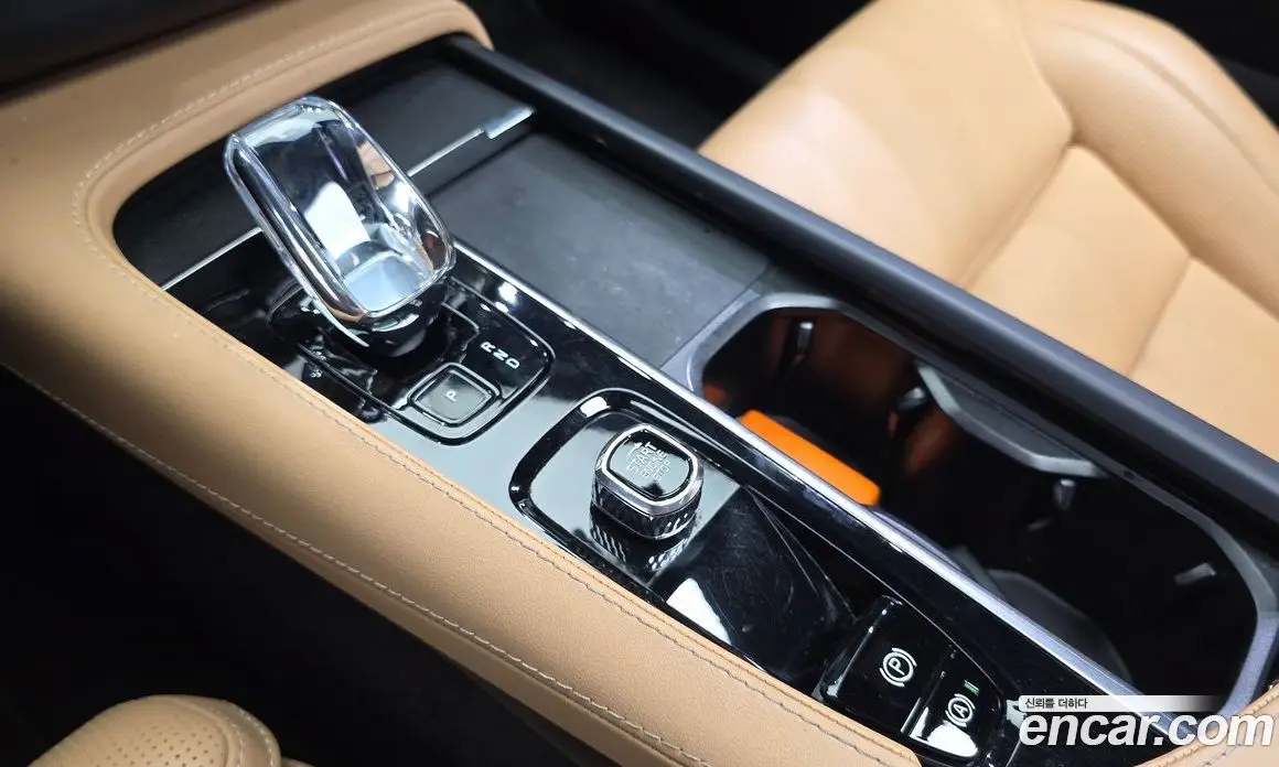 Volvo XC90 2023 2.0 автомат (гидро), фото 9
