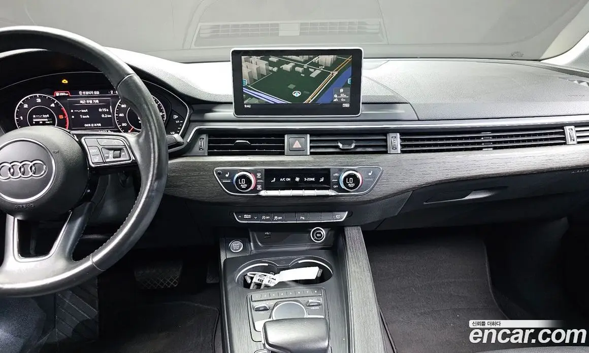 Audi A4 2018 2.0 автомат (гидро), фото 13
