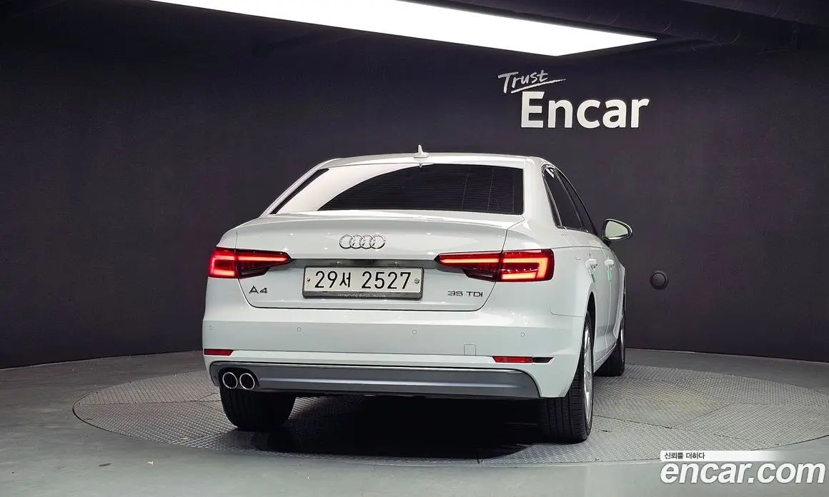 Audi A4 2018 2.0 автомат (гидро), фото 4