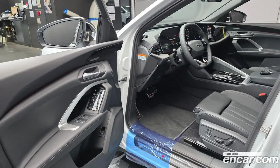 Audi Q5 2025 2.0 автомат (гидро), фото 13